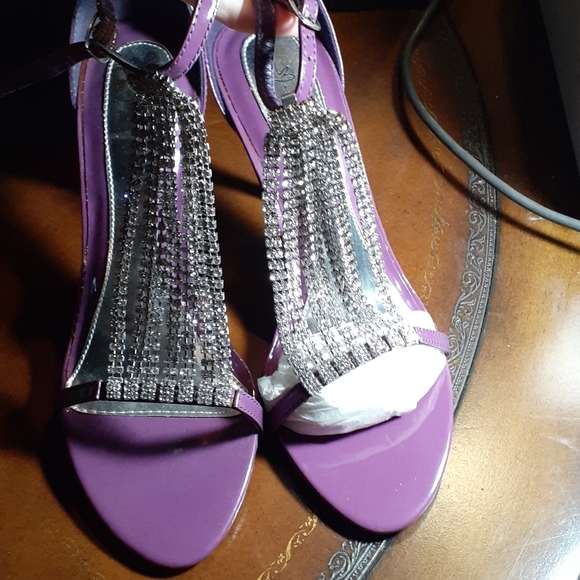 Brand new plum sandals with rhinestones - Picture 2 of 5